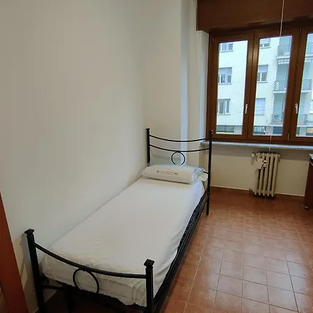 Camera In Casa Condivisa - Centro Citta 게스트하우스 토리노